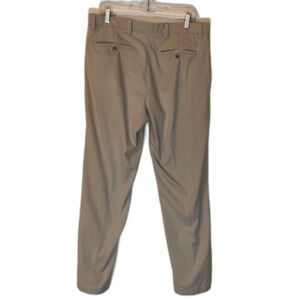 Dockers Men's Normcore Dadcore Minimalist Khaki Business Casual Slacks 36 x 34